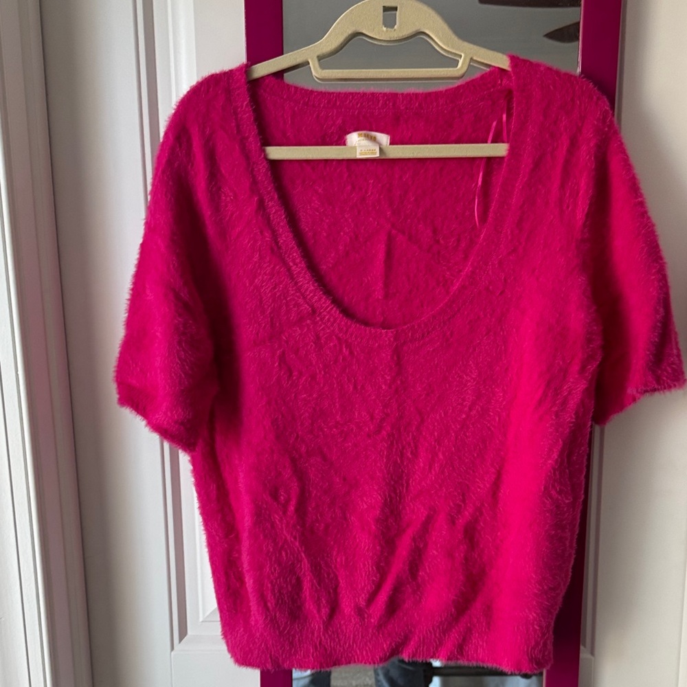 Women's Fuchsia Scoop Neck Sweater